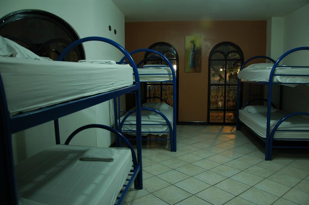 Alajuela Backpackers Airport Hostel Room photo