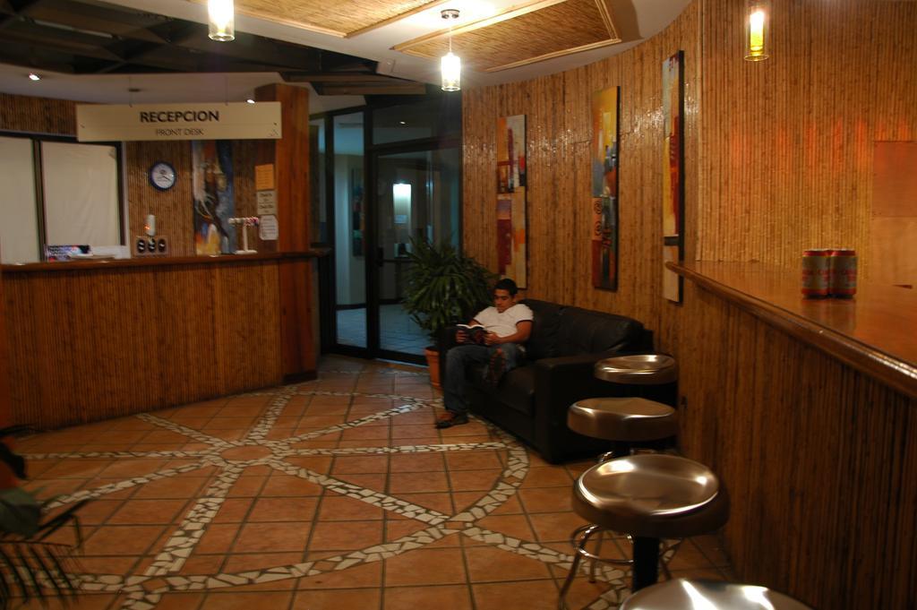 Alajuela Backpackers Airport Hostel Room photo