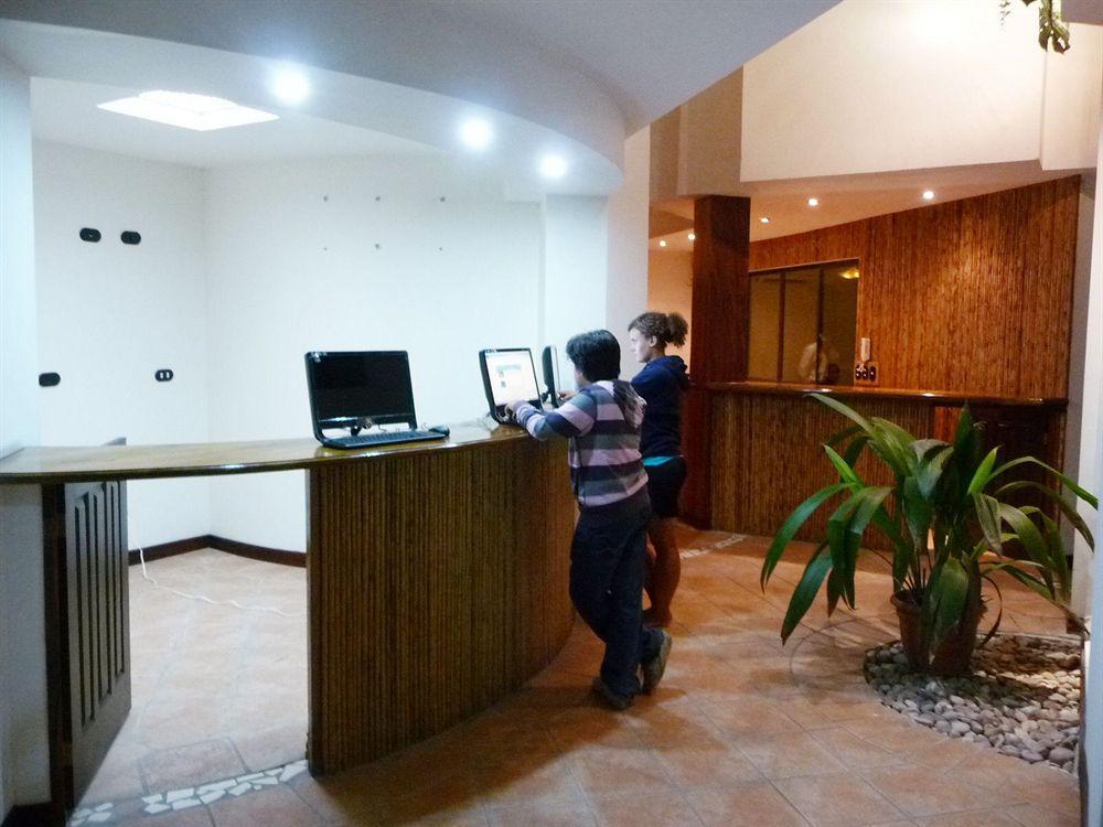 Alajuela Backpackers Airport Hostel Exterior photo
