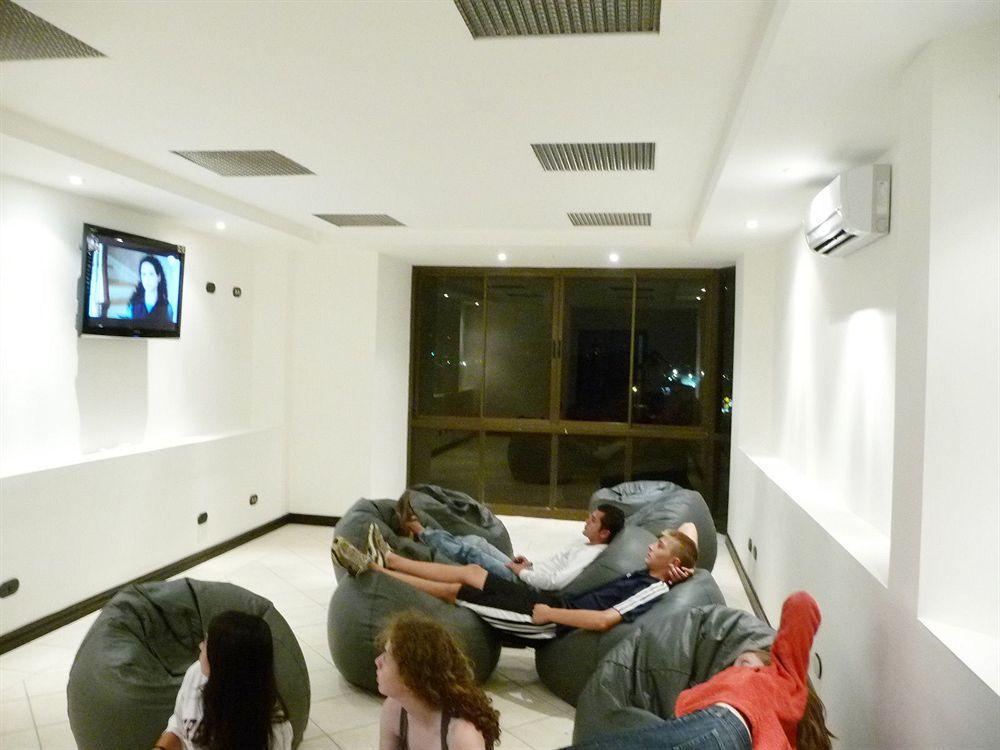Alajuela Backpackers Airport Hostel Exterior photo