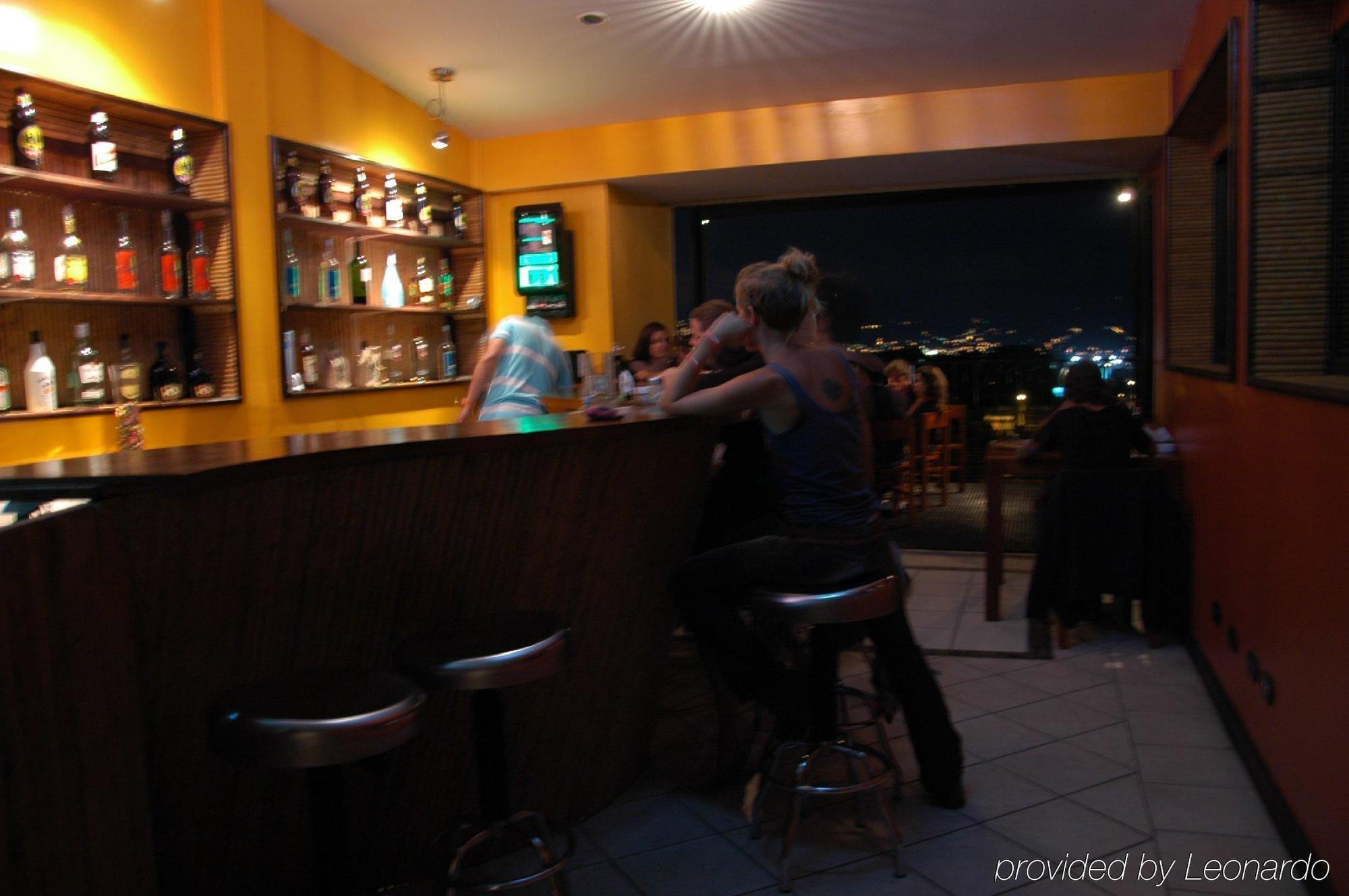 Alajuela Backpackers Airport Hostel Exterior photo